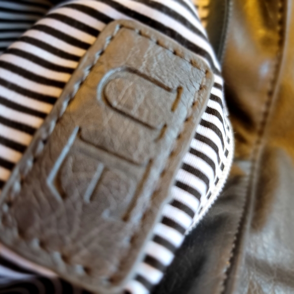 UE Handbag, Size 12" wide/ 8" height, Color: Grey - Picture 3 of 7